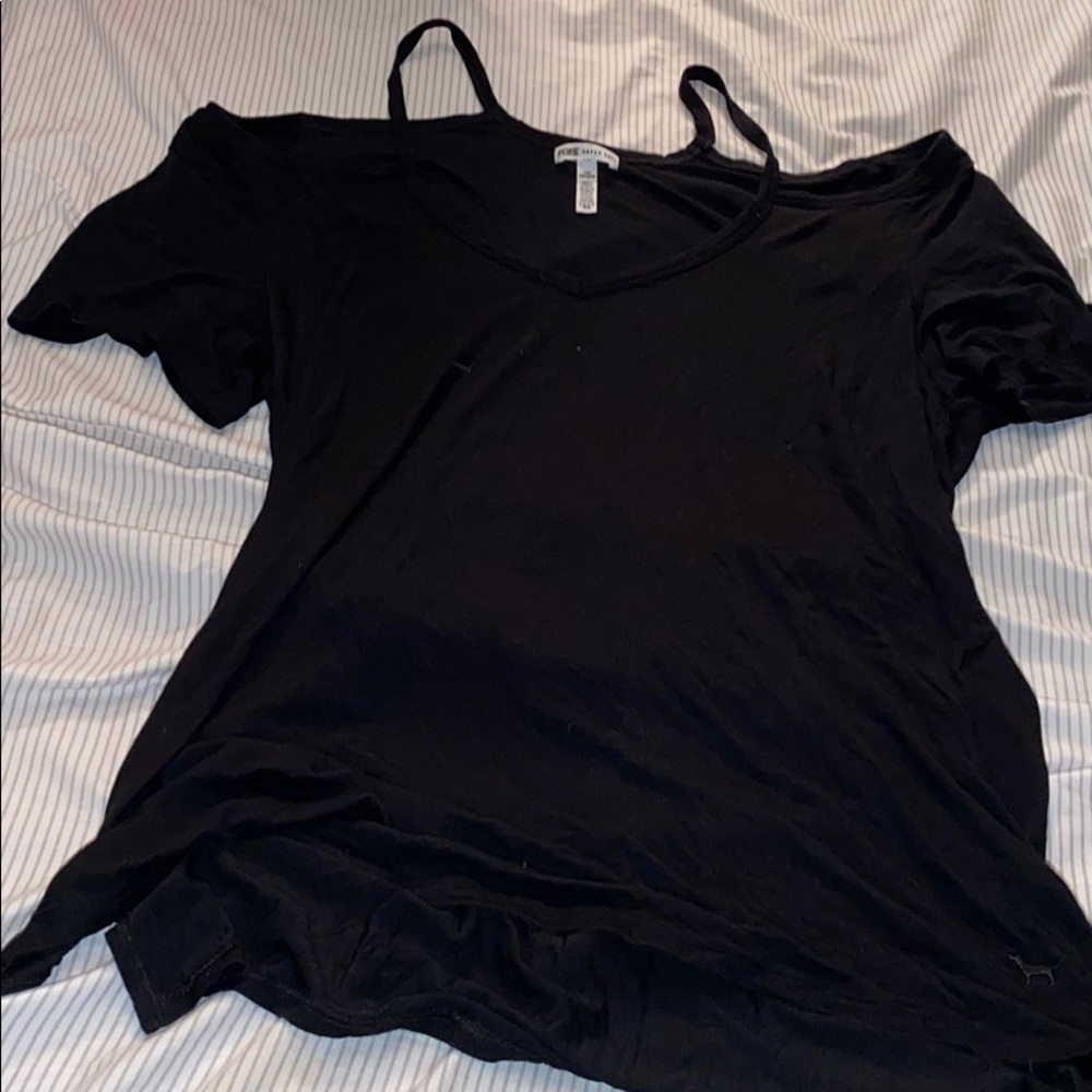 Off the shoulder tee